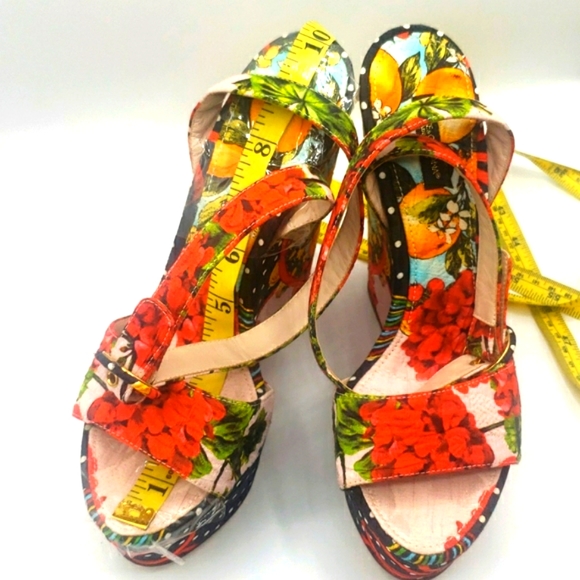 Dolce & Gabbana size 40 1/2 color multi 100% Authentic 10 inches long - Picture 14 of 15